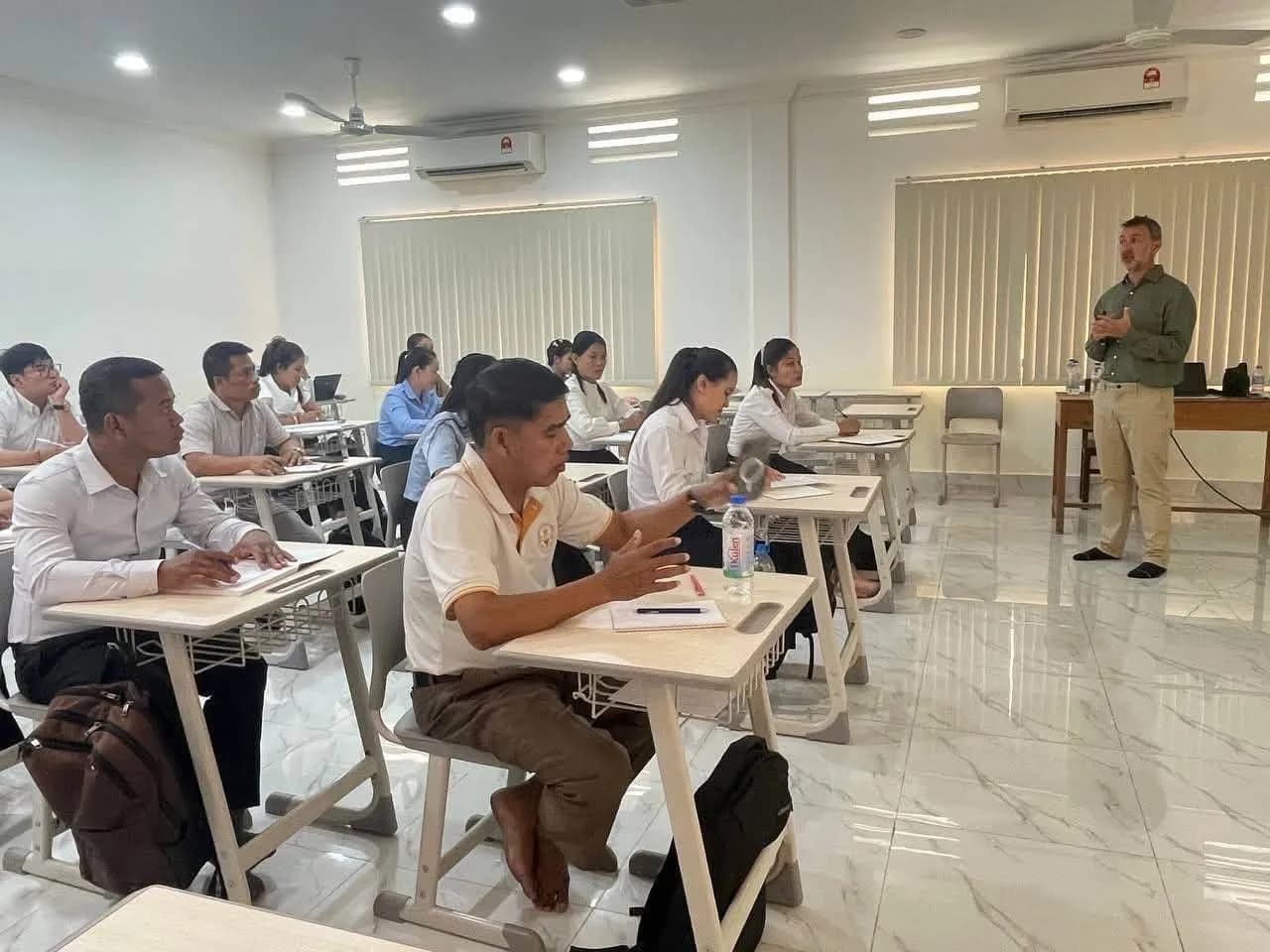 សិក្ខាសាលាស្តីពី «ការផ្សារភ្ជាប់រវាងការស្រាវជ្រាវអប់រំ និងសហគមន៍» – photo 7