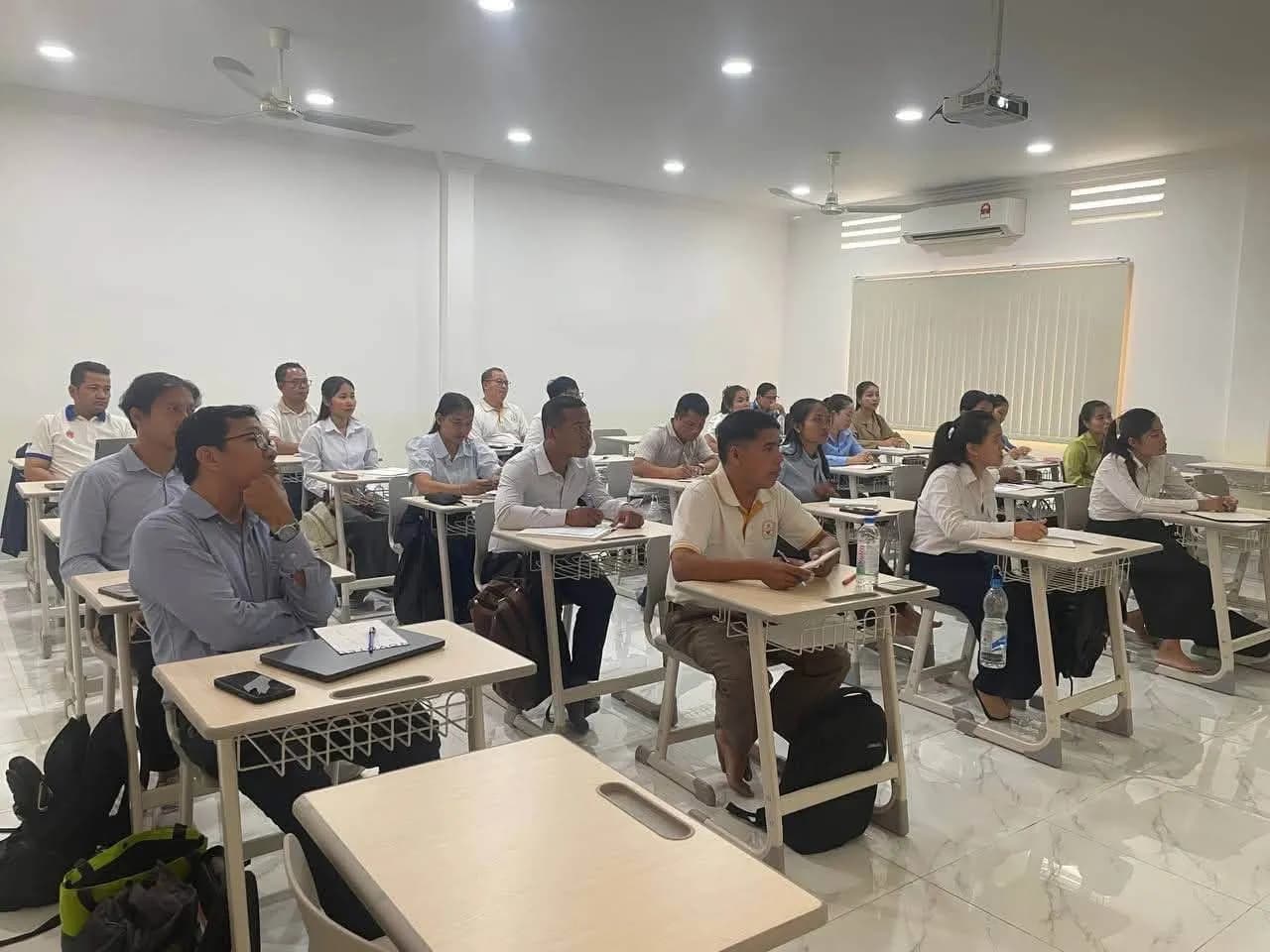 សិក្ខាសាលាស្តីពី «ការផ្សារភ្ជាប់រវាងការស្រាវជ្រាវអប់រំ និងសហគមន៍» – photo 9